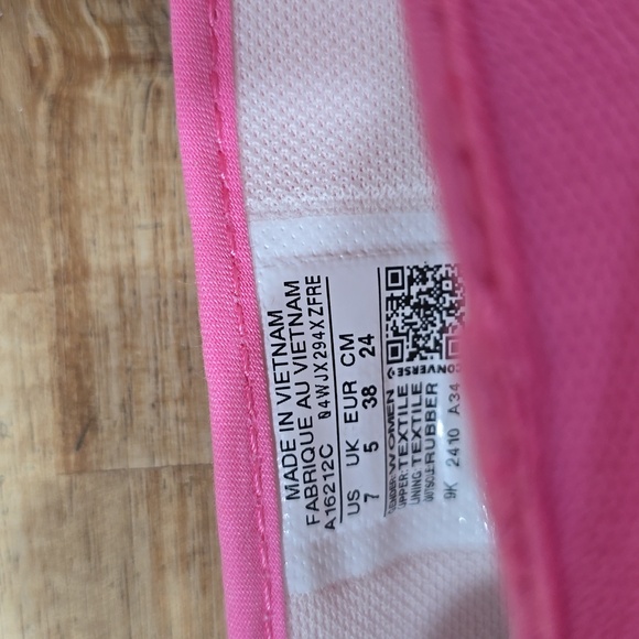 Converse Women's Size 7 Pink Slip On Shoes - Picture 7 of 7